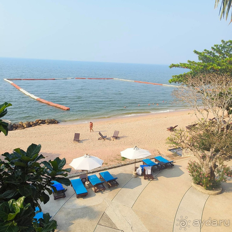 Отель вроде и не плох, но на 4 звезды не тянет.