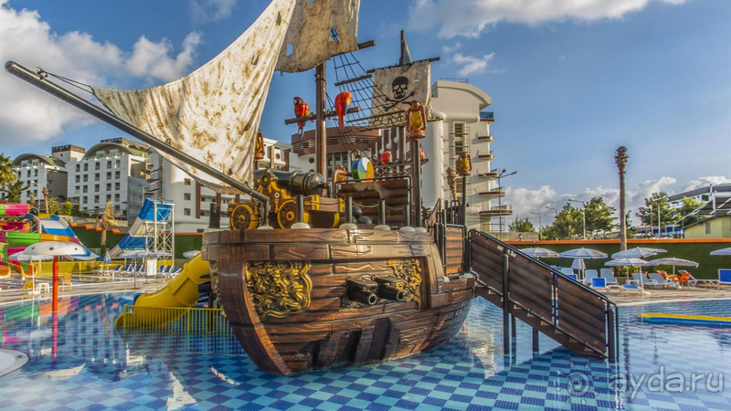 Комфортный отдых в Crystal Waterworld