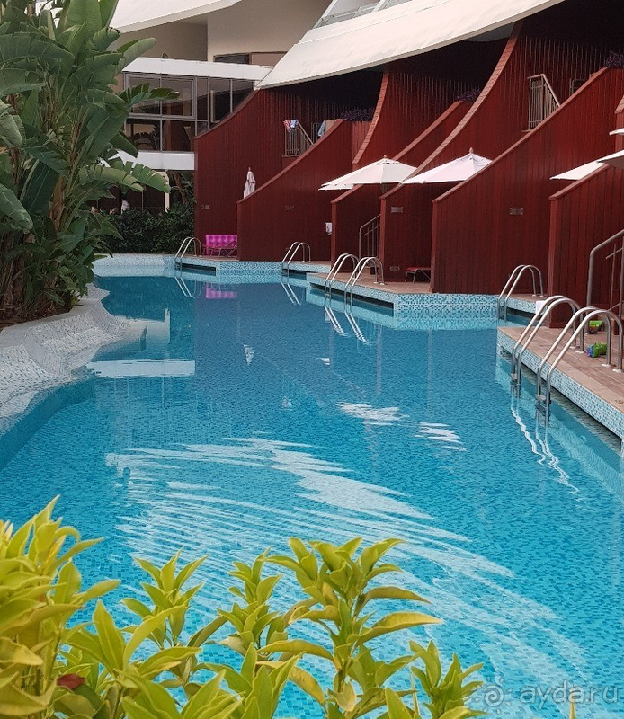 Отель хороший, но точно не 5 звезд