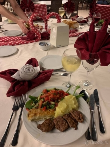 ХОРОШИЙ, СЕМЕЙНЫЙ ОТЕЛЬ С НЕКОТОРЫМИ НЕДОЧЕТАМИ