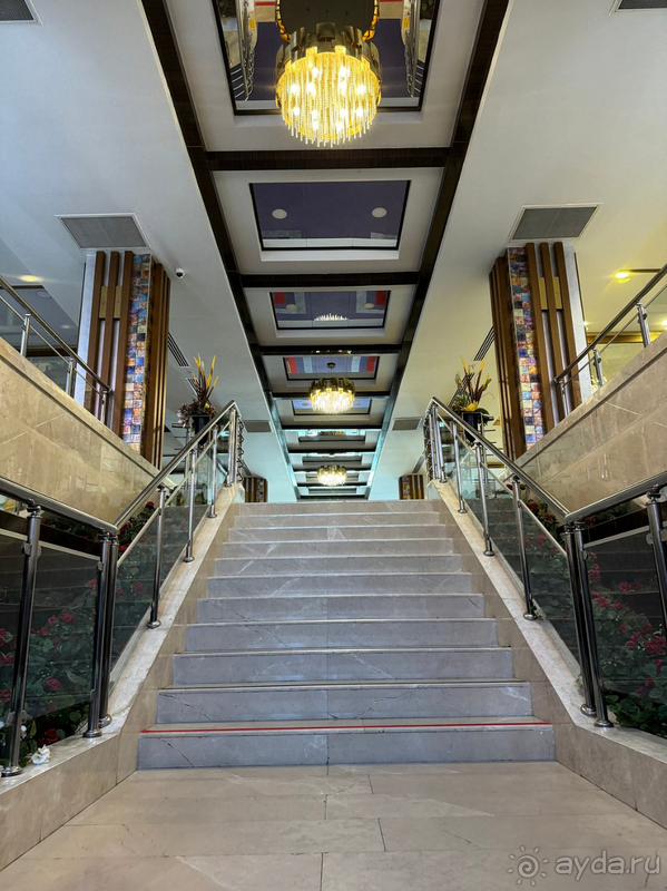 Натянутая 4* всё очень грустно