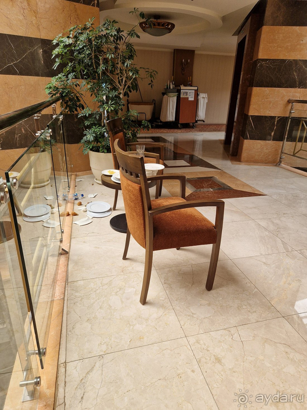 В отеле хорошее только море 😀