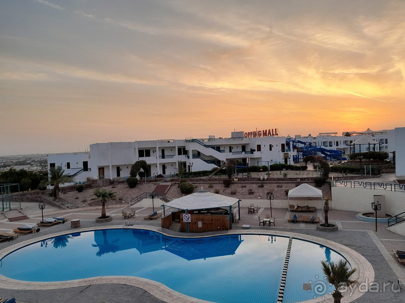 Хороший отель, с двумя шикарними пляжами