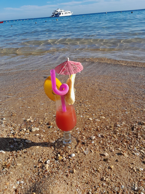 Хороший отель, с двумя шикарними пляжами