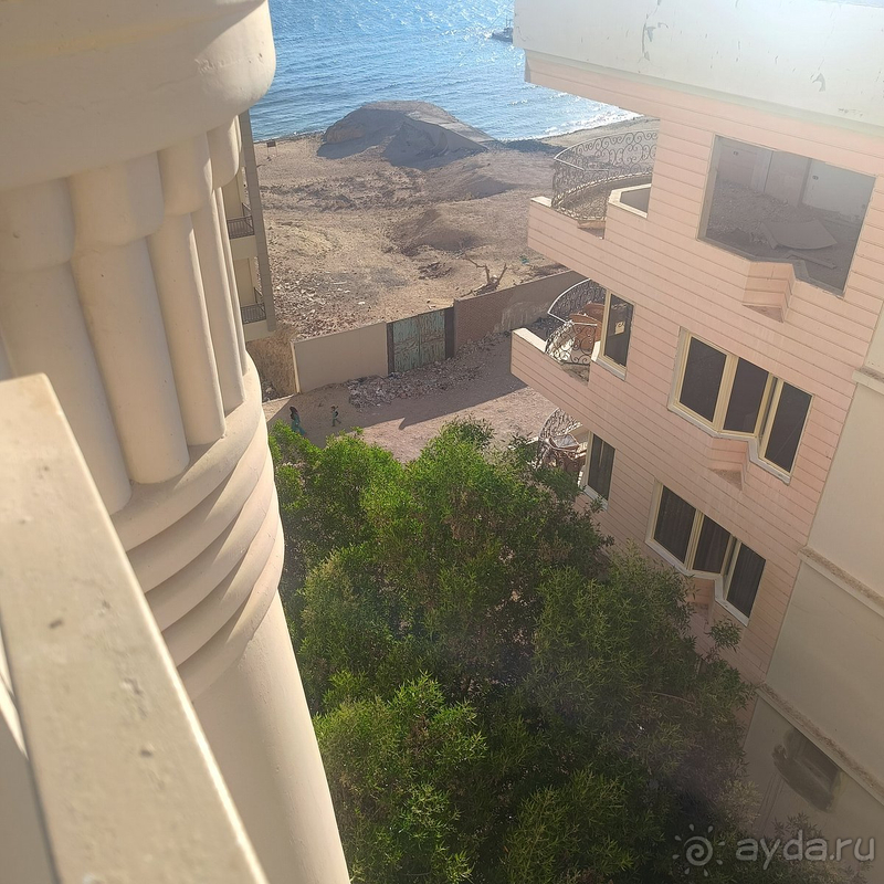 Понравилось только море и пляж. На этом плюсы кончились.