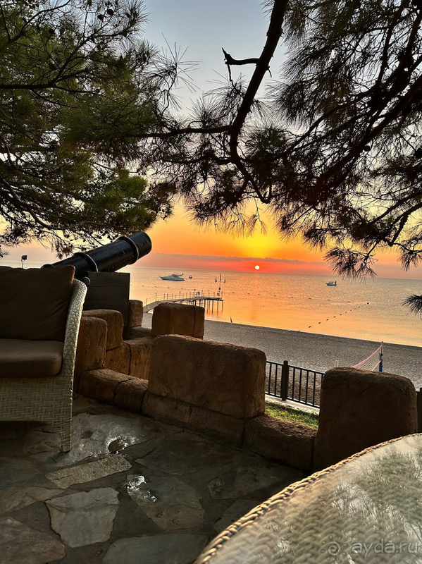 Цена завышена, отель на слабую 4