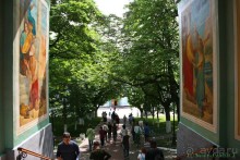 Образ Богородицы, найденный в корнях дерева. Курская Коренная пустынь