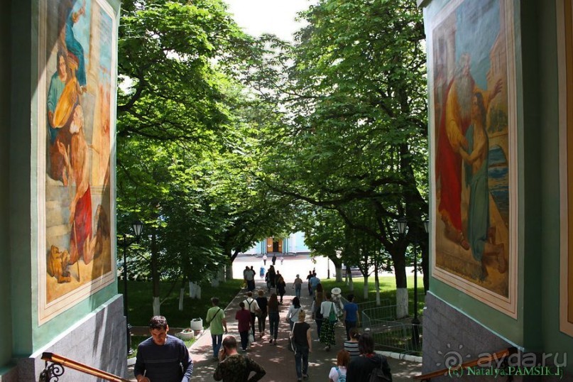 Образ Богородицы, найденный в корнях дерева. Курская Коренная пустынь