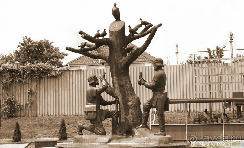 Образ Богородицы, найденный в корнях дерева. Курская Коренная пустынь