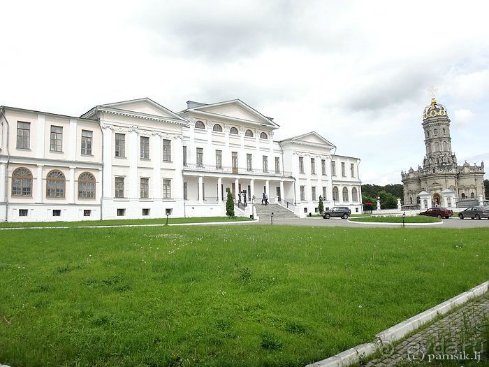 Подмосковный Нотр-Дам - Церковь Знамения в Дубровицах /Подвесной мост в Лемешево