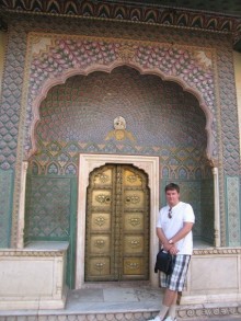 Индия.  Ноябрь 2011 г.  "Русский? Сто рупий давай!"