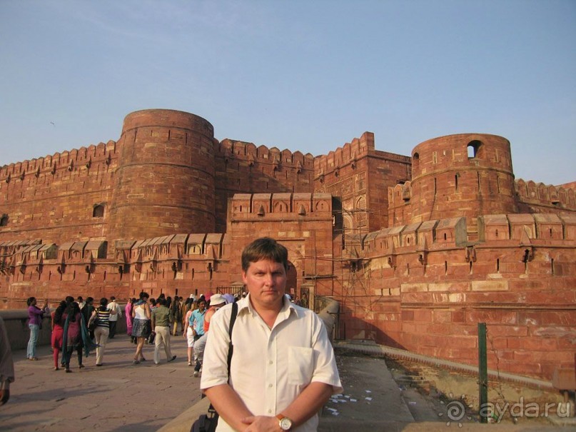 Индия.  Ноябрь 2011 г.  "Русский? Сто рупий давай!"