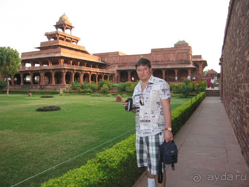 Индия.  Ноябрь 2011 г.  "Русский? Сто рупий давай!"