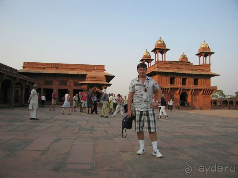 Индия.  Ноябрь 2011 г.  "Русский? Сто рупий давай!"