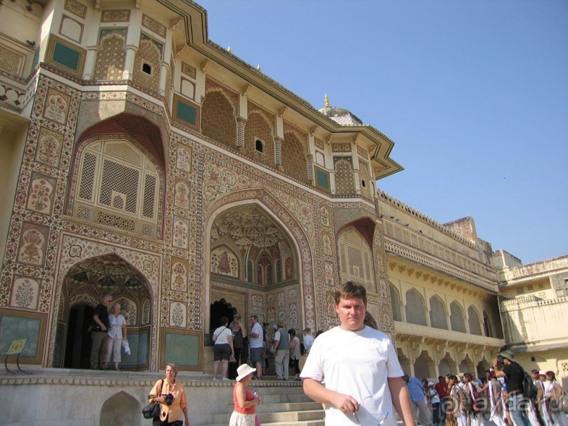 Индия.  Ноябрь 2011 г.  "Русский? Сто рупий давай!"