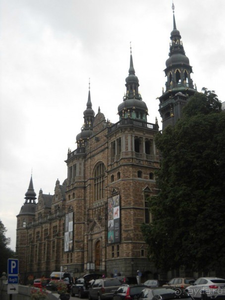 Музей Севера. Выглядит как настоящий замок, а на самом деле сугубо мирная постройка...