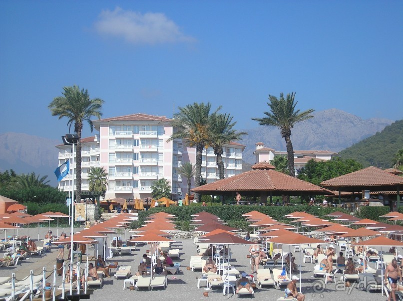 Отель вобщем-то ничего, хотя экономят на всем