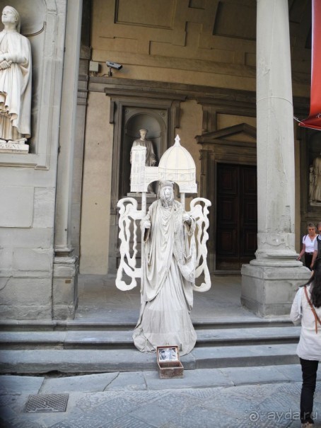 Флоренция. Еще один мим, на сей раз Данте