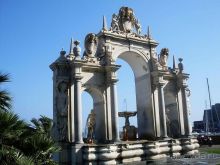 Неаполь. Триумфальная арка