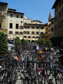 Флоренция. Традиционный способ передвижения горожан