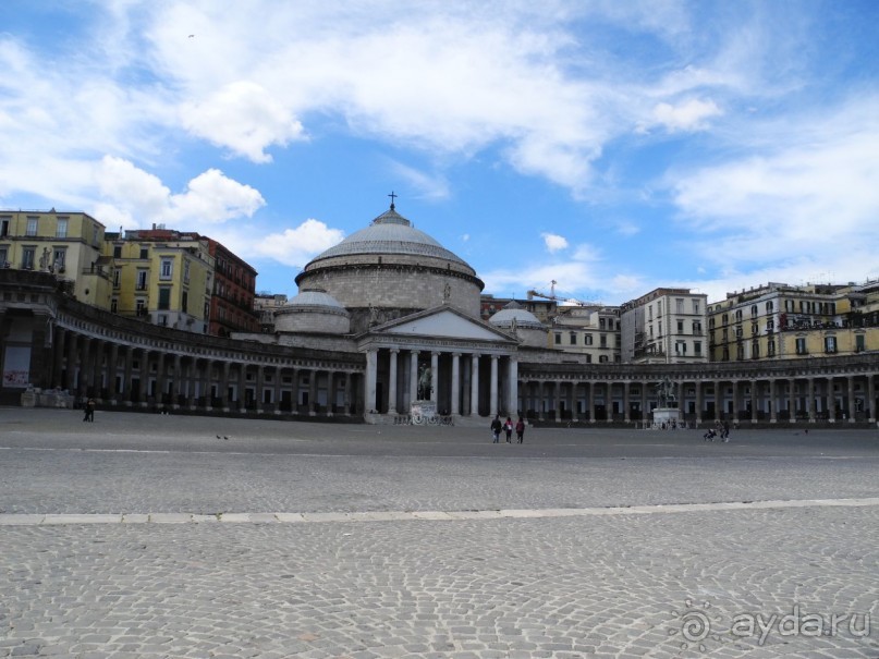 Неаполь. Площадь Плебицистов