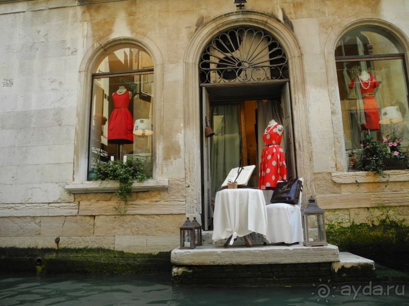 Венеция. Вход в магазин