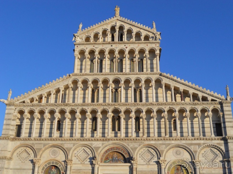 Пиза. Колонна верности