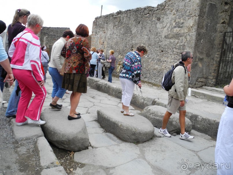 Помпеи. Пешеходный переход