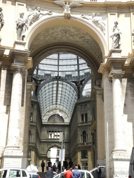Неаполь. Галерея Умберто