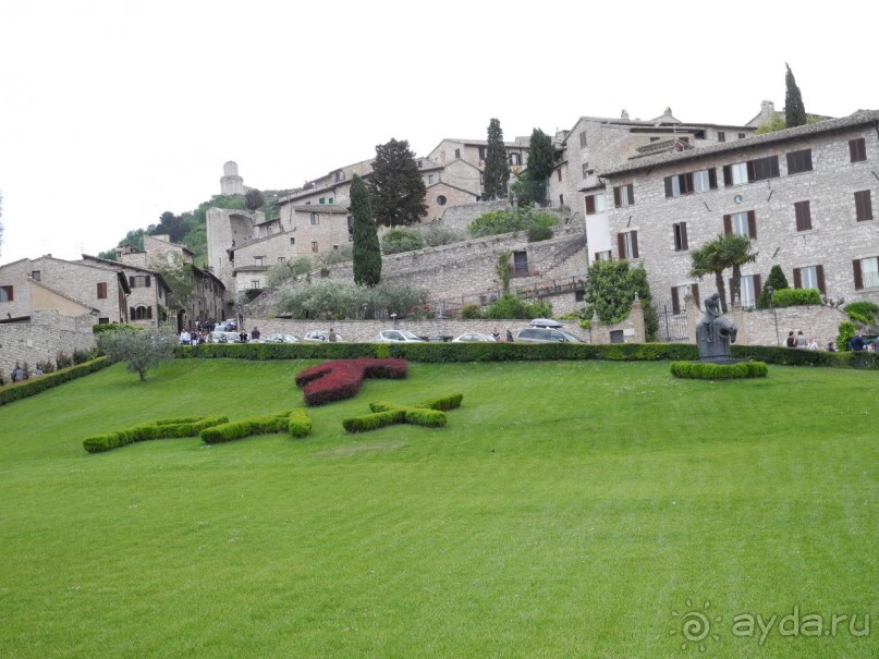 Ассизи. Рах - мир. "Pax et Bonum" - это девиз Францисканцев.