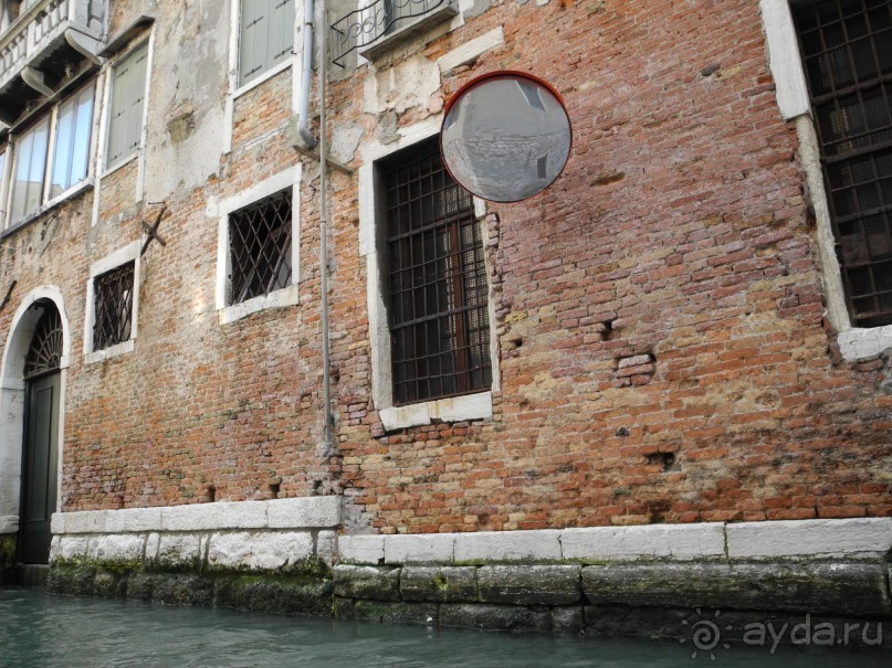 Венеция. Зеркало для ондольеров
