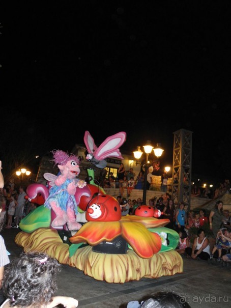 Про аттракционы и шоу.