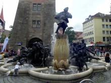 Фонтаны, кирхи  и … зайцы старого Нюрнберга (III).