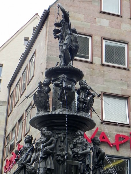 Фонтаны, кирхи  и … зайцы старого Нюрнберга (III).