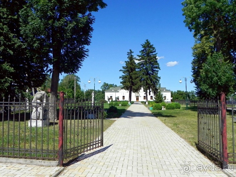 По малым гетманским городам в партизанский край