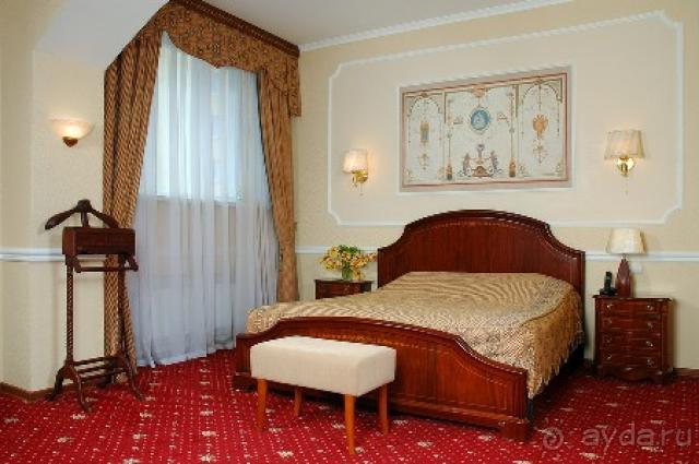 Гайот, гостиница