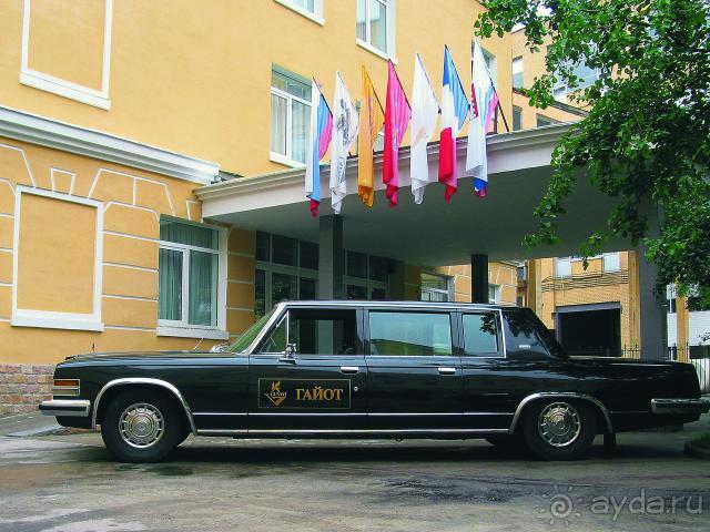 Гайот, гостиница