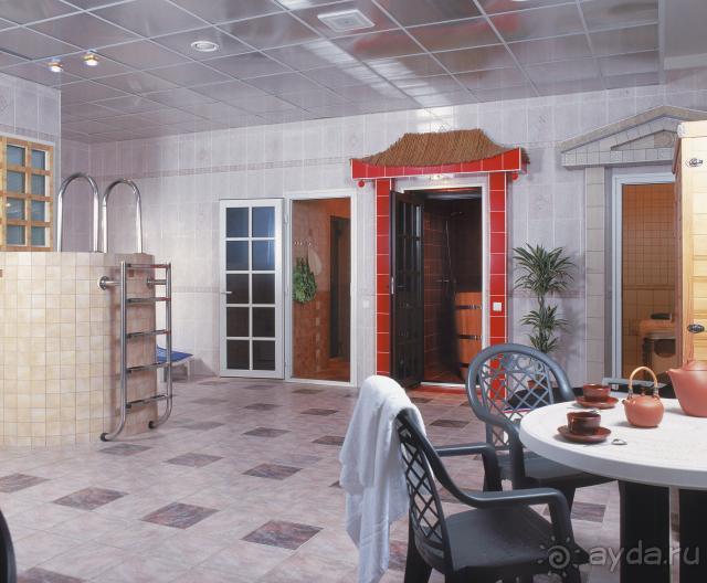 Гайот, гостиница