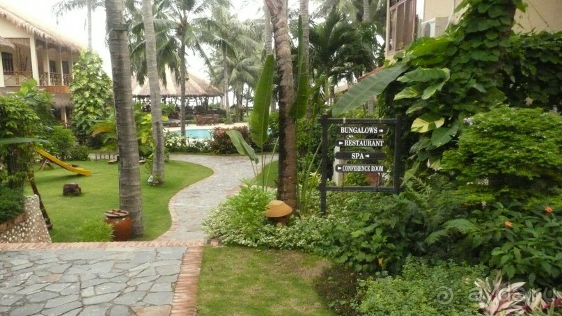 Очень зеленый и уютный отель !