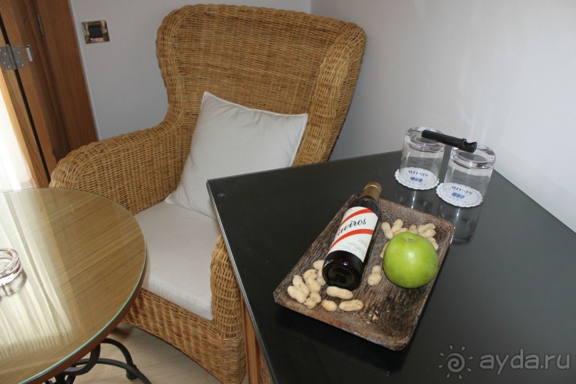 Новый неплохой отель в стиле Mitsis