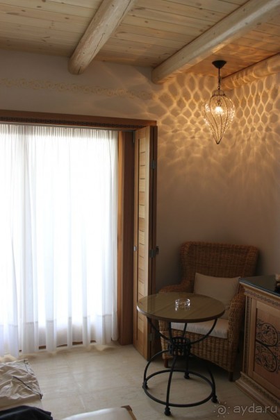 Новый неплохой отель в стиле Mitsis