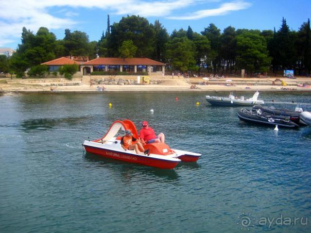 Вид с пирса на пляж