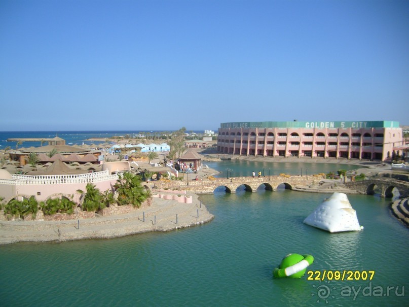 Помпезность отеля губит ужасный сервис