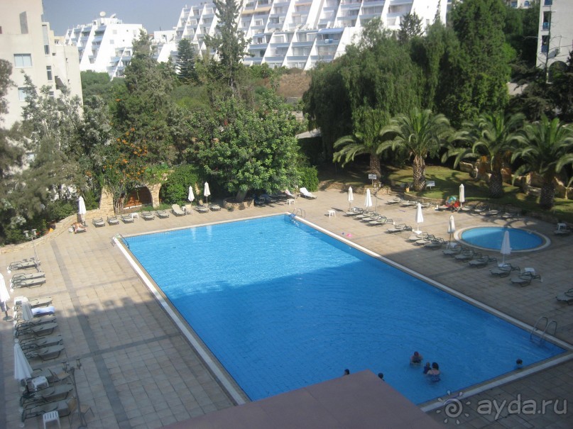 Отель с самым большим бассейном