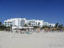 Выход из отеля прямо на пляж!