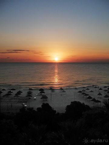 Восход солнца из окна номера