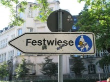 Указатель на Октоберфест.