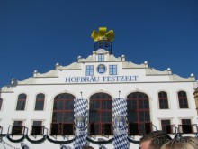 Шатер Hofbräu-Festzelt.