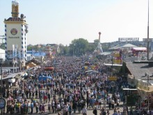 Октоберфест. Вид от подножия статуи Баварии.