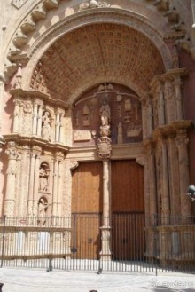 Главный портал Кафедраля